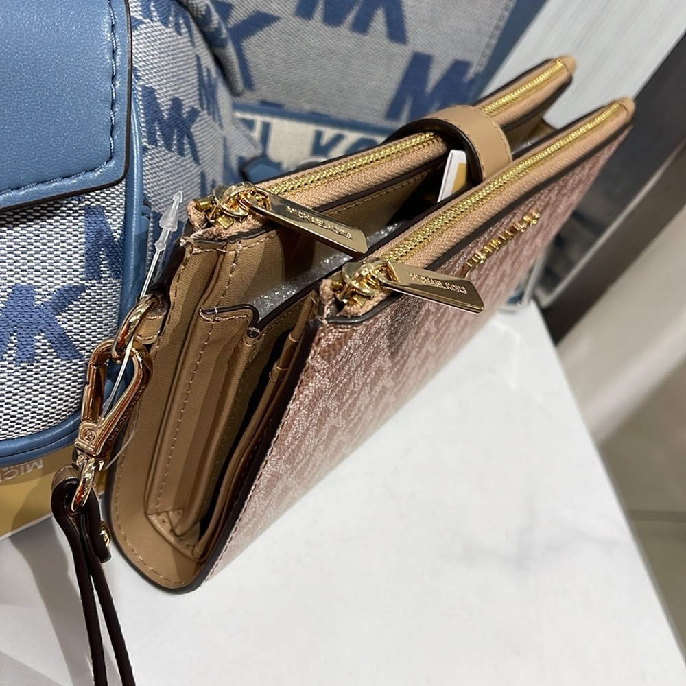 MICHAEL KORS
Jet Set Large Ombré Logo Double-Zip Wristlet-Wallet-Phone Case NWT - Picture 6 of 16